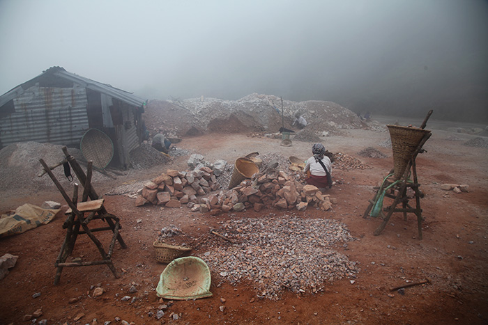 Mining workers of Meghalaya, photographs by RR Srinivasan