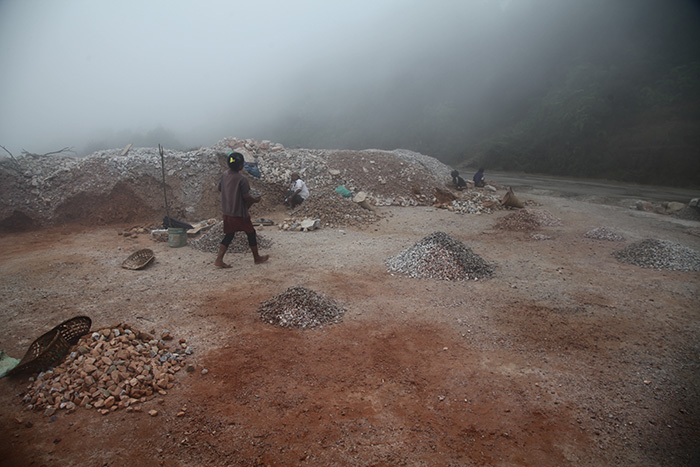Mining workers of Meghalaya, photographs by RR Srinivasan