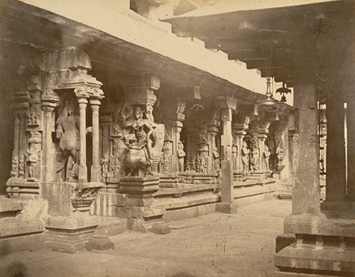 Tiruvattur temple interior by Zacharia D'Cruz